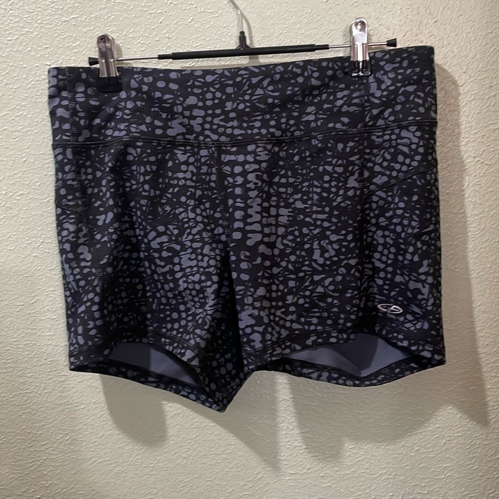 Champion Shorts Size L